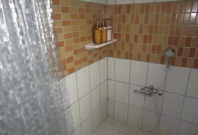 Отель Holiday House Ryukyu An Music Hostel