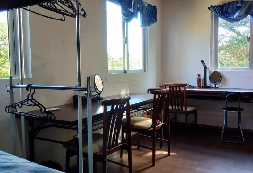 Отель Holiday House Ryukyu An Music Hostel