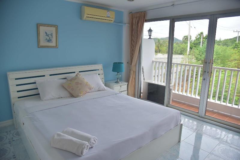 هتل Baan P Mike Resort Pranburi