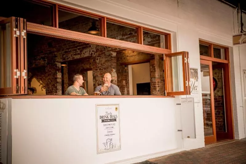 ホテル Queens Arms