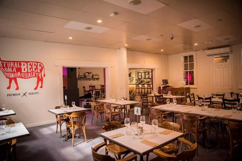 ホテル Queens Arms