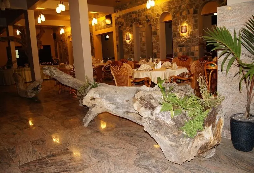 هتل Sahab Resort And Spa