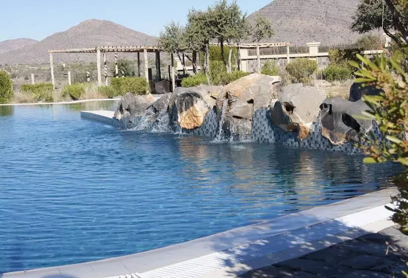 هتل Sahab Resort And Spa