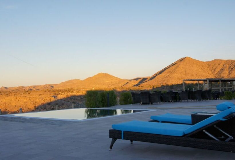 هتل Sahab Resort And Spa