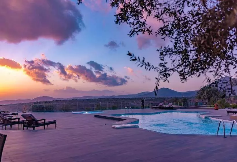 هتل Sahab Resort And Spa