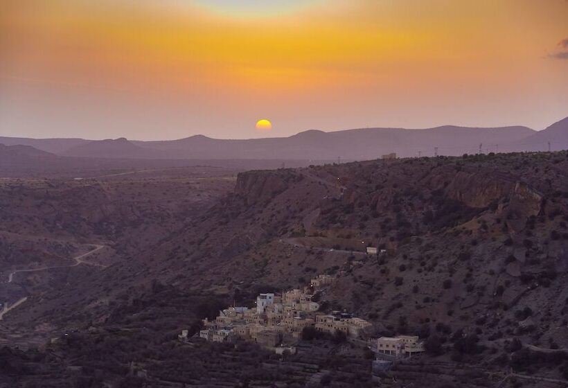 هتل Sahab Resort And Spa