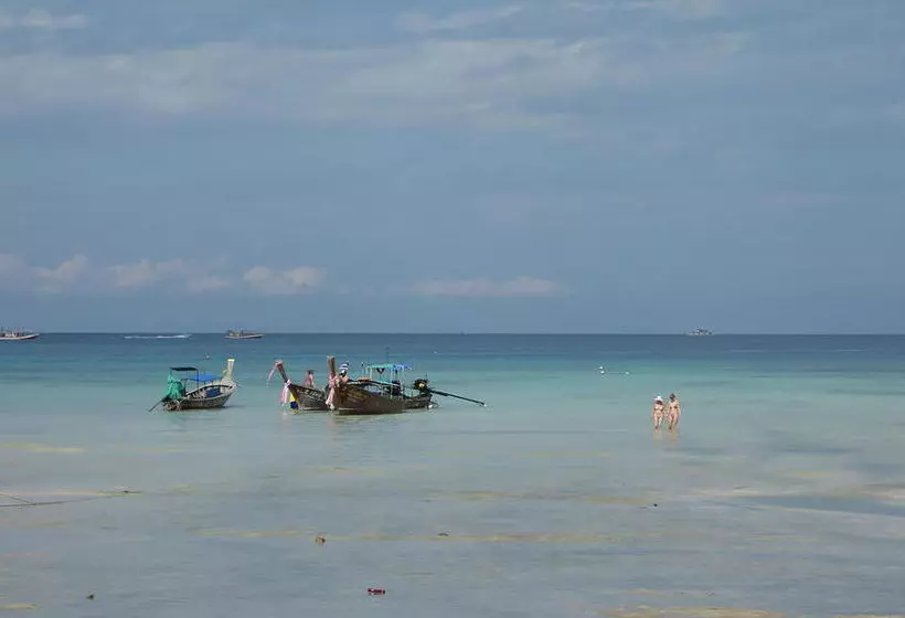 Hotel The Beacha Club