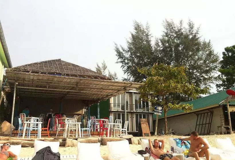 Hotel The Beacha Club