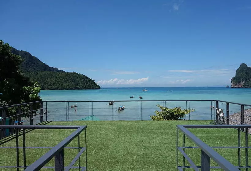 Hotel The Beacha Club