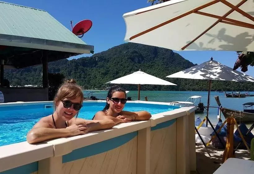 Hotel The Beacha Club