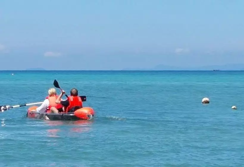 Hotel The Beacha Club