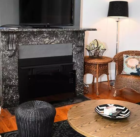 בית מלון כפרי Deck Quarters   Mansfield, Vic