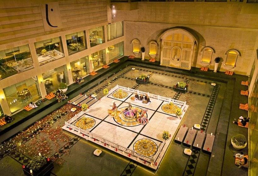 בית מלון כפרי The Lalit Traveller Jaipur