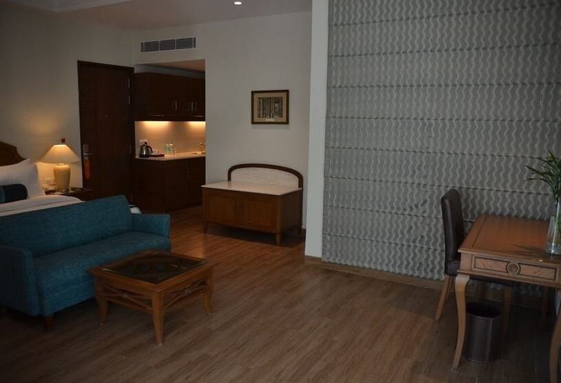 בית מלון כפרי The Lalit Traveller Jaipur