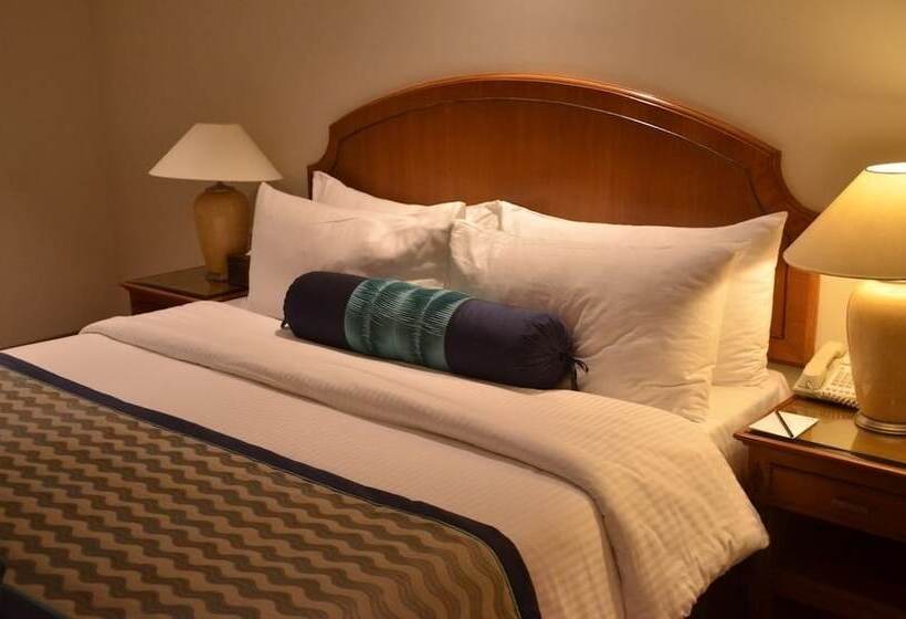 בית מלון כפרי The Lalit Traveller Jaipur