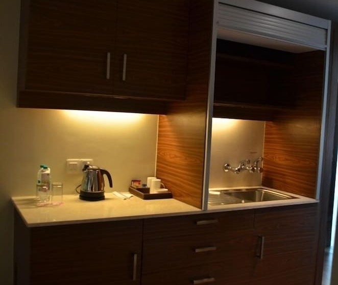 בית מלון כפרי The Lalit Traveller Jaipur