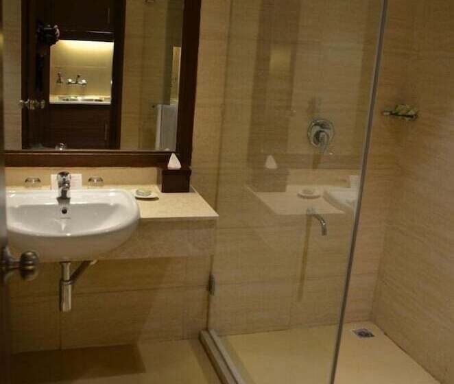 בית מלון כפרי The Lalit Traveller Jaipur