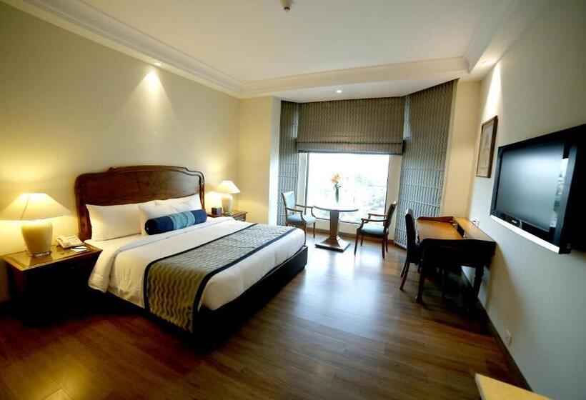 בית מלון כפרי The Lalit Traveller Jaipur