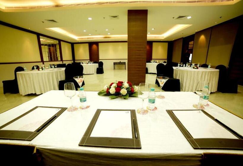 בית מלון כפרי The Lalit Traveller Jaipur