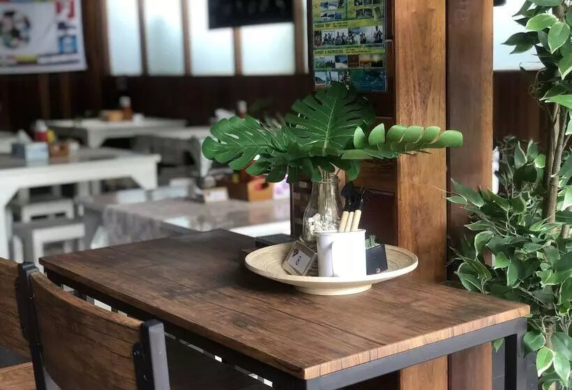 Отель The Noi Guesthouse Koh Lipe