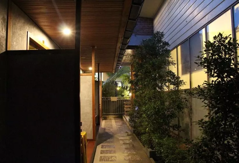 Отель The Noi Guesthouse Koh Lipe