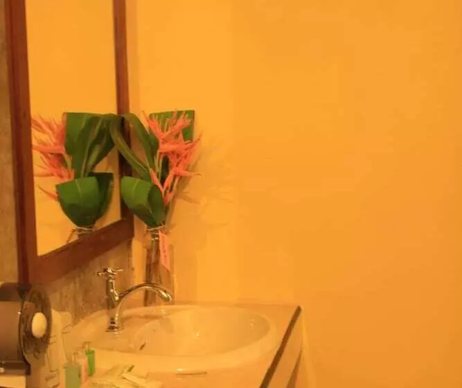 Отель The Noi Guesthouse Koh Lipe