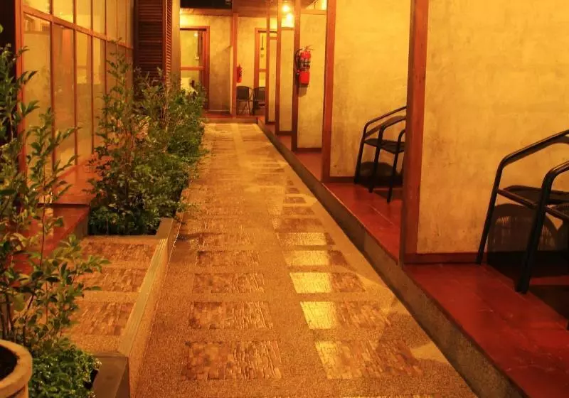 Отель The Noi Guesthouse Koh Lipe