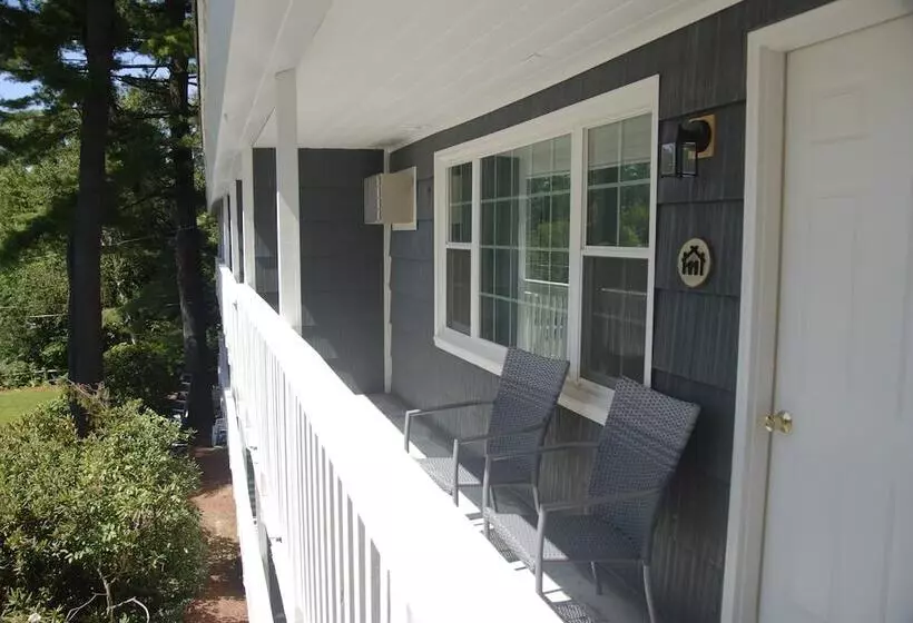 מוטל Kittery Inn & Suites