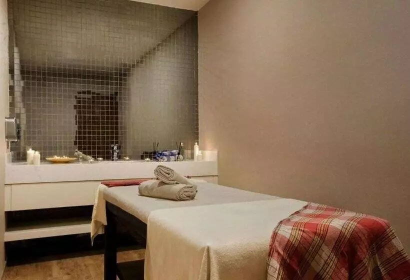 Ramada Hotel & Suites by Wyndham Kusadasi