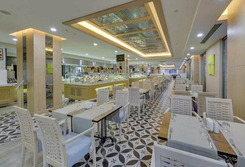 Ramada Hotel & Suites by Wyndham Kusadasi