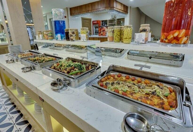 Ramada Hotel & Suites by Wyndham Kusadasi