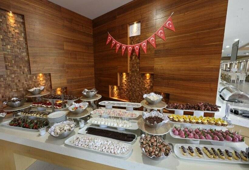 Ramada Hotel & Suites by Wyndham Kusadasi