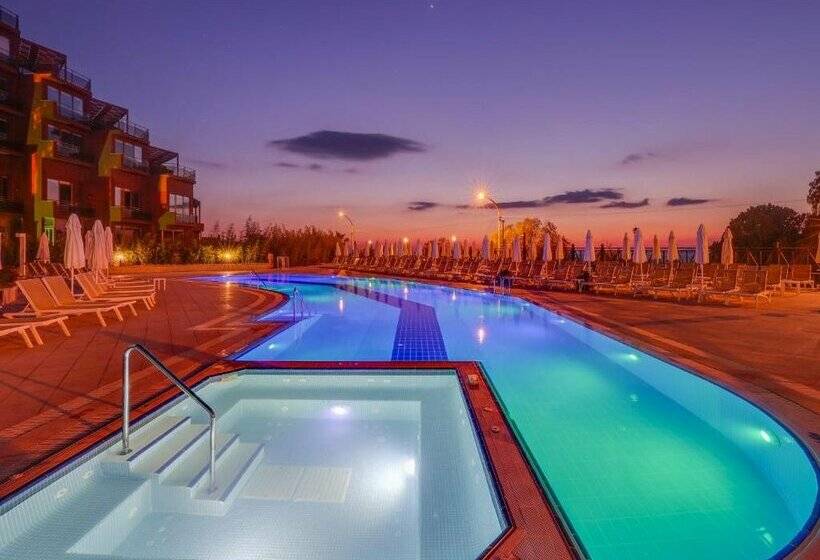 Ramada Hotel & Suites by Wyndham Kusadasi