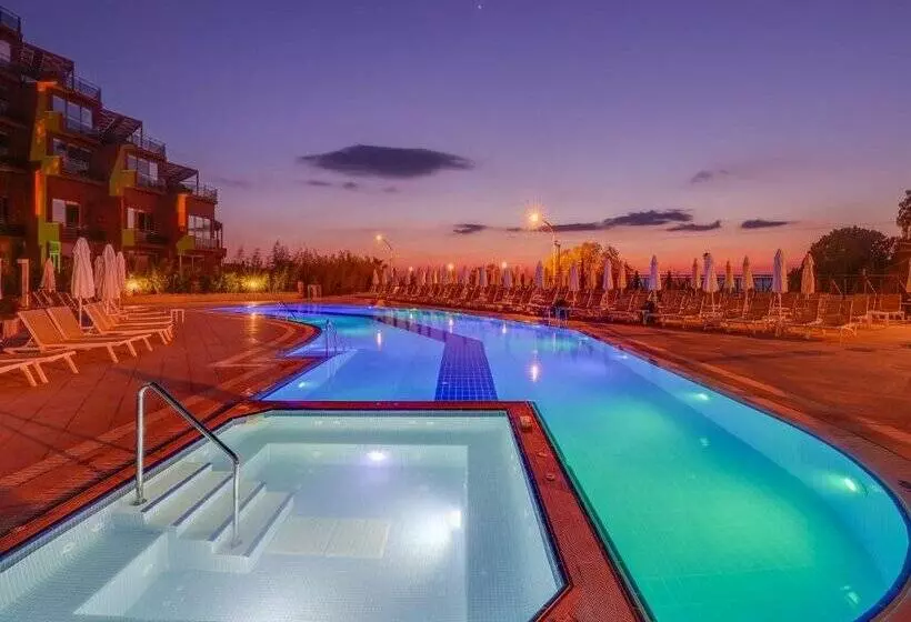 Ramada Hotel & Suites by Wyndham Kusadasi