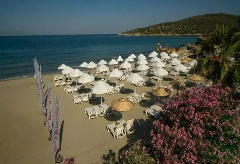 Ramada Hotel & Suites by Wyndham Kusadasi