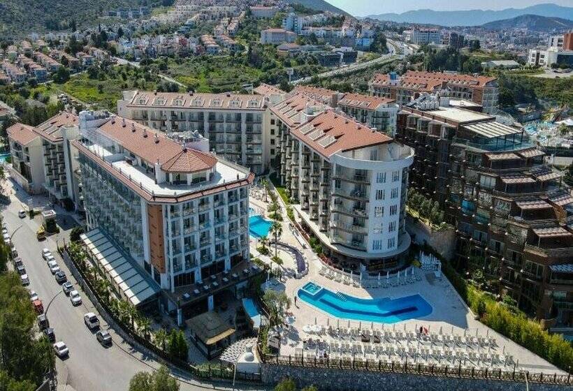 Ramada Hotel & Suites by Wyndham Kusadasi