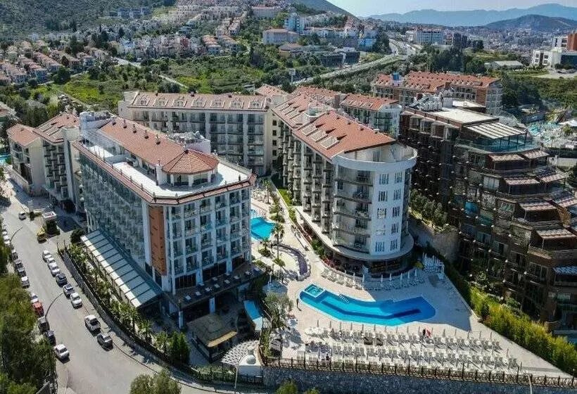 Ramada Hotel & Suites by Wyndham Kusadasi