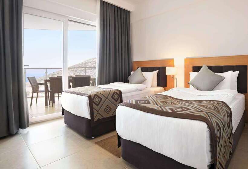 Ramada Hotel & Suites by Wyndham Kusadasi