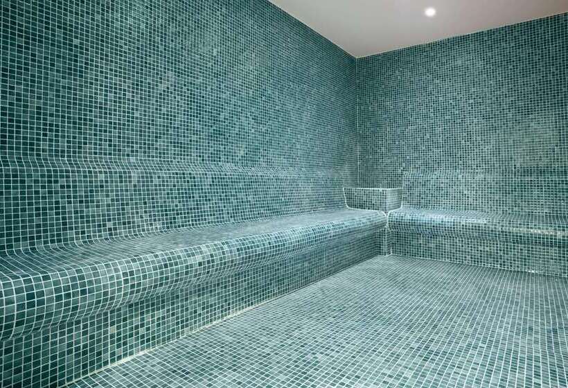 Ramada Hotel & Suites by Wyndham Kusadasi