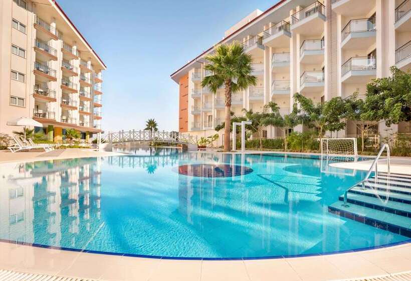 Ramada Hotel & Suites by Wyndham Kusadasi