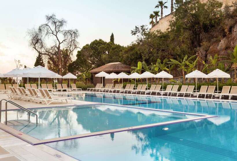 Ramada Hotel & Suites by Wyndham Kusadasi