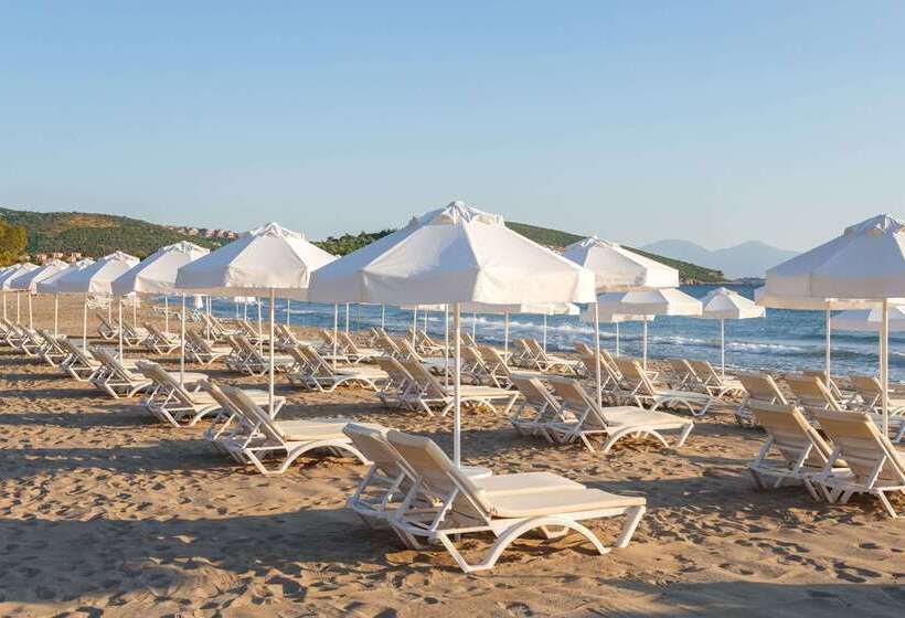 Ramada Hotel & Suites by Wyndham Kusadasi