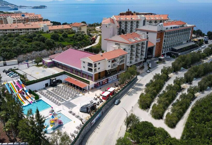 Ramada Hotel & Suites by Wyndham Kusadasi