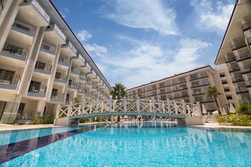 Ramada Hotel & Suites by Wyndham Kusadasi