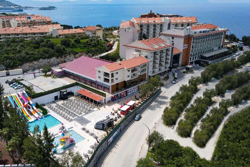 Ramada Hotel & Suites by Wyndham Kusadasi