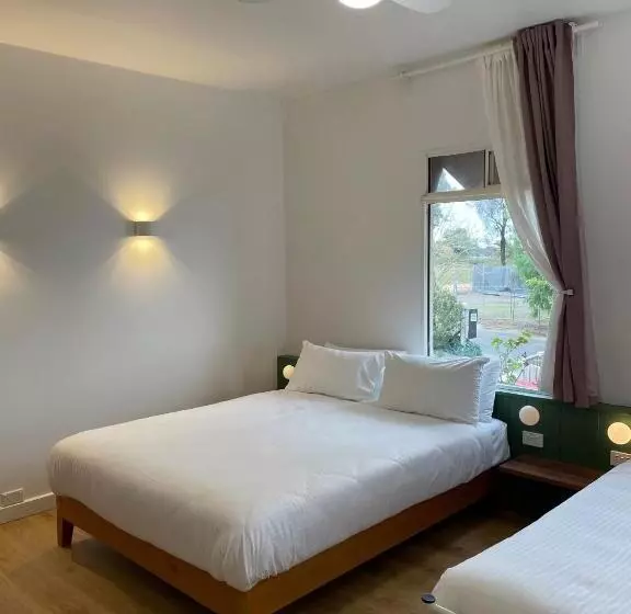 The Albion Motel Castlemaine