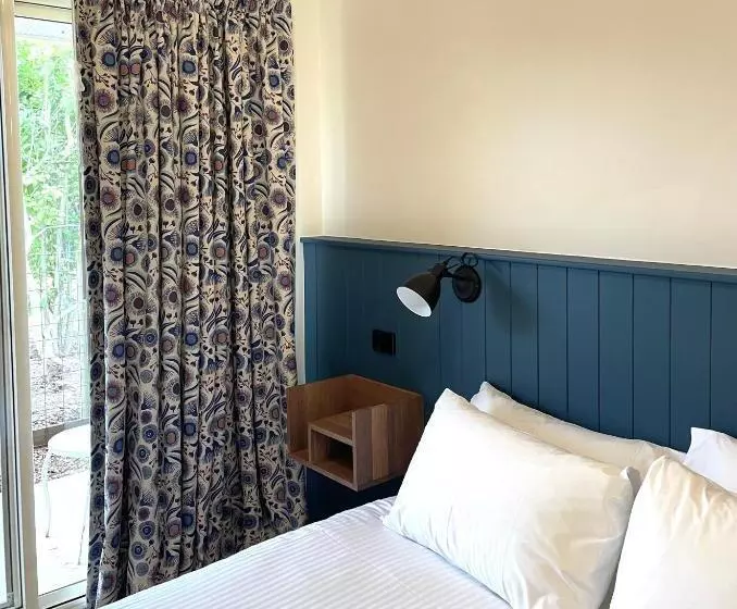 The Albion Motel Castlemaine