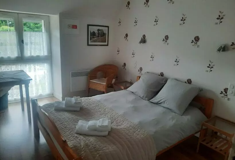 ホテル Auberge St Julien Aux Bois