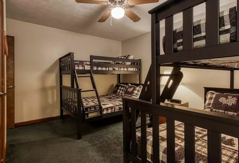 Pinecrest Hotel B