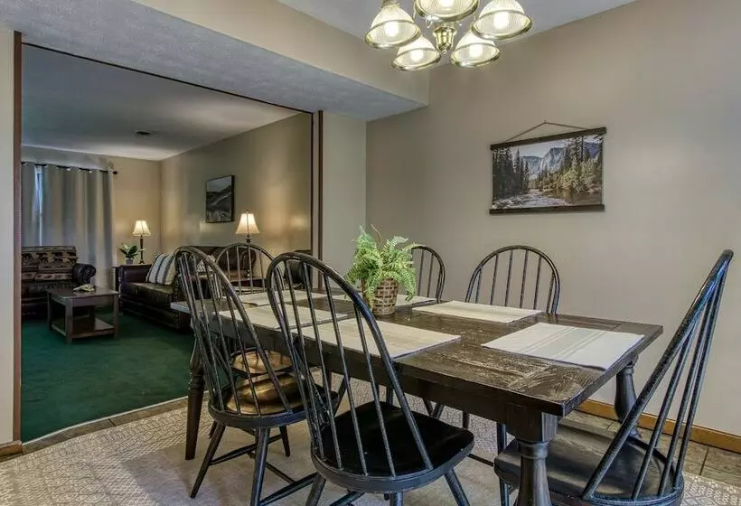 Pinecrest Hotel B